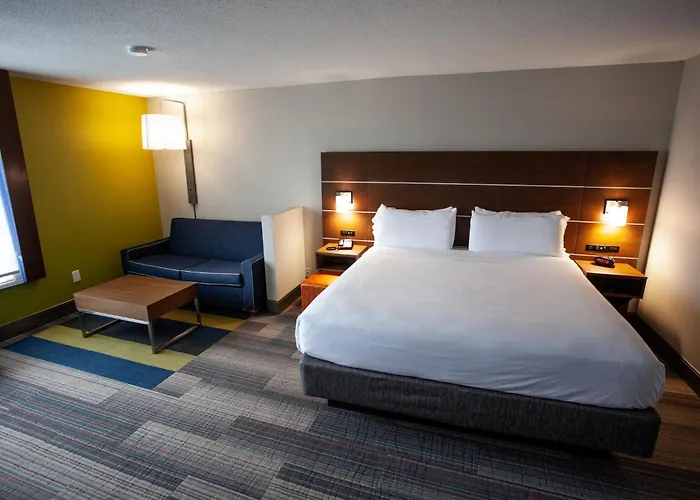 Holiday Inn Express & Suites Atlanta Perimeter Mall Hotel By Ihg