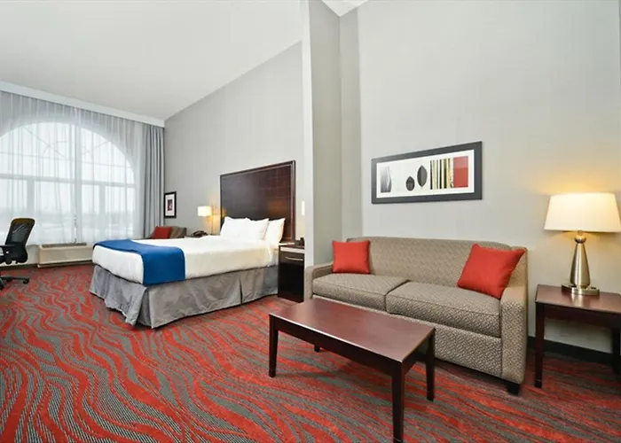 Holiday Inn Express & Suites Utica, Ny