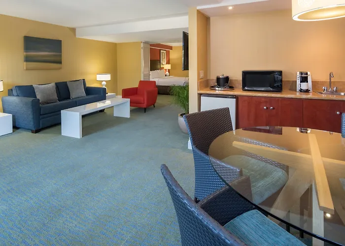 Crowne Plaza Cabana Hotel By Ihg