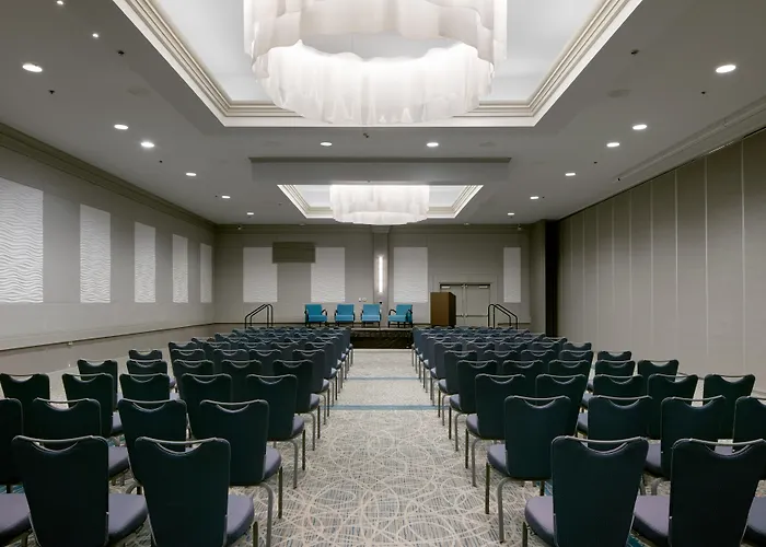 Crowne Plaza Cabana Hotel By Ihg