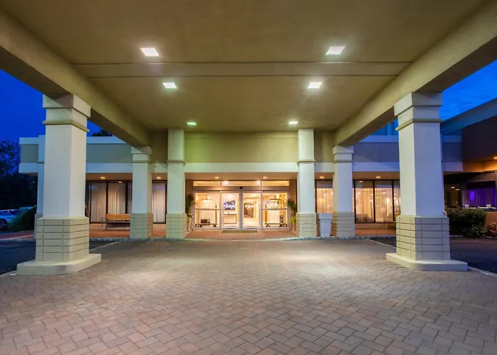 Holiday Inn & Suites Parsippany Fairfield By Ihg