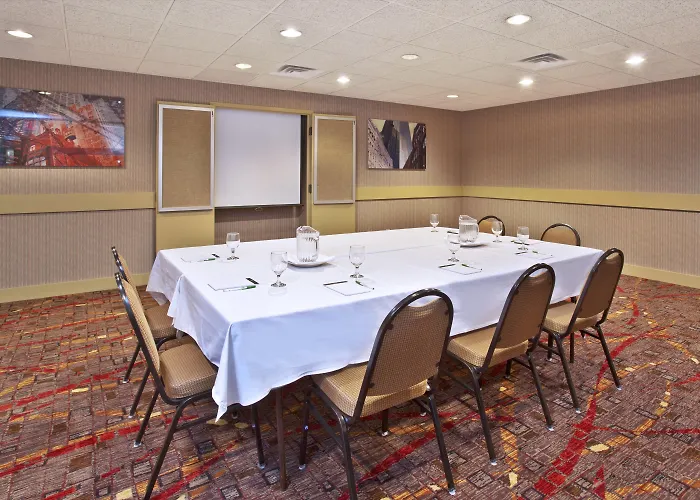 Holiday Inn - Manitowoc