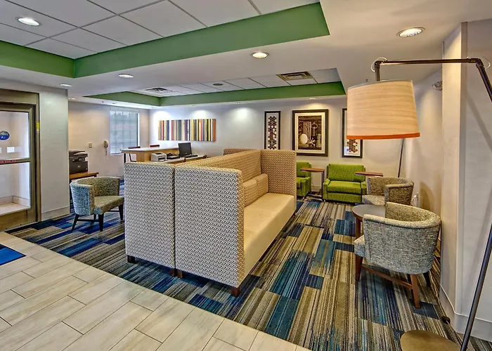 Holiday Inn Express & Suites Crossville By Ihg