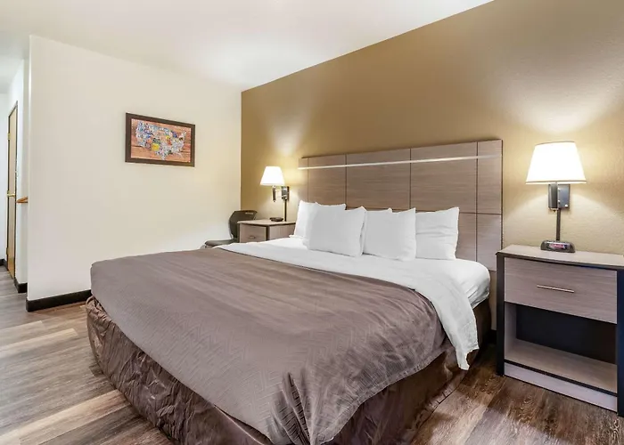 Econo Lodge Pueblo North