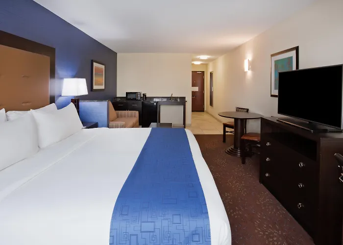 Holiday Inn Express & Suites Davenport, An Ihg Hotel