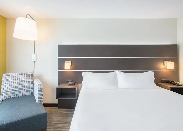 Holiday Inn Express Hotel & Suites Boston - Marlboro By Ihg