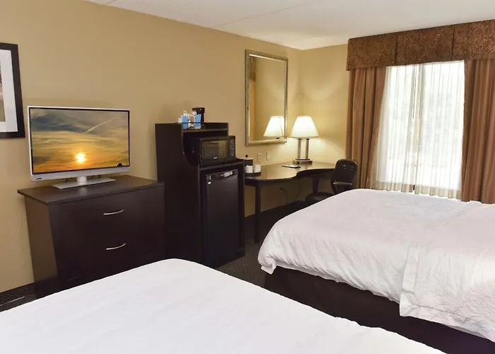 Hampton Inn & Suites Alexandria