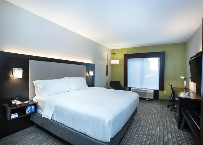 Holiday Inn Express & Suites Tupelo By Ihg