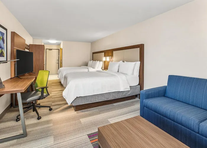 Holiday Inn Express & Suites Tacoma By Ihg