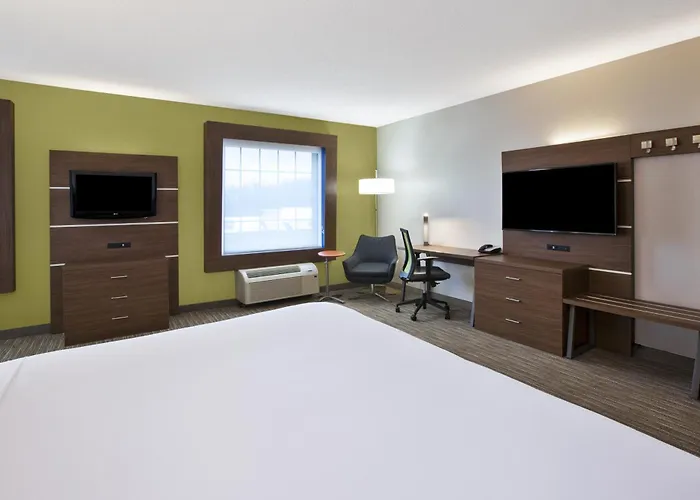 Holiday Inn Express Hotel & Suites Manchester Conference Center By Ihg