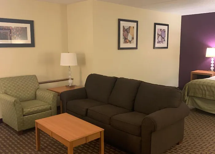 Ramada By Wyndham Marquette