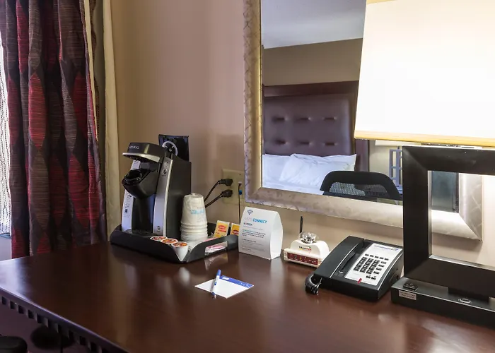 Holiday Inn Express Hartford-Newington By Ihg