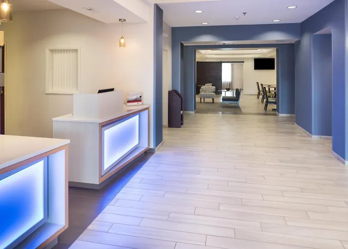 Holiday Inn Express Hotel & Suites Burlington By Ihg