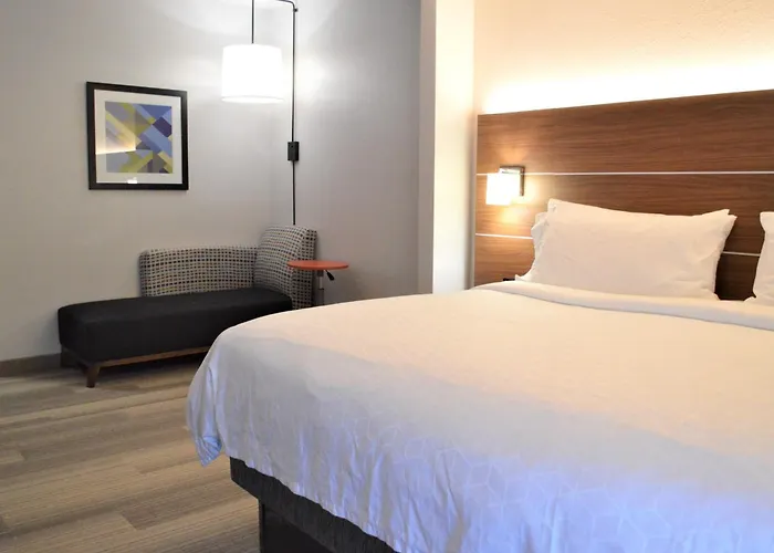 Holiday Inn Express & Suites Batesville By Ihg