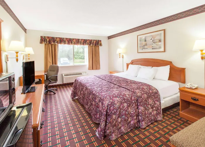 Days Inn By Wyndham Sault Ste Marie Mi