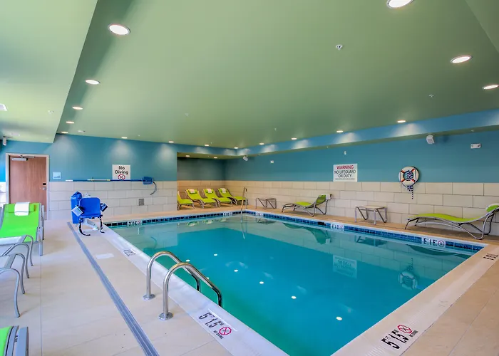 Holiday Inn Express & Suites Reedsville - State Coll Area, An Ihg Hotel