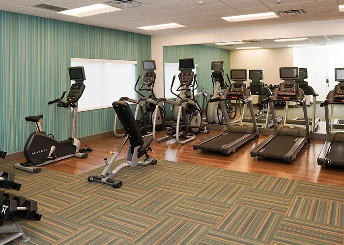 Holiday Inn Express & Suites - Aurora Medical Campus By Ihg
