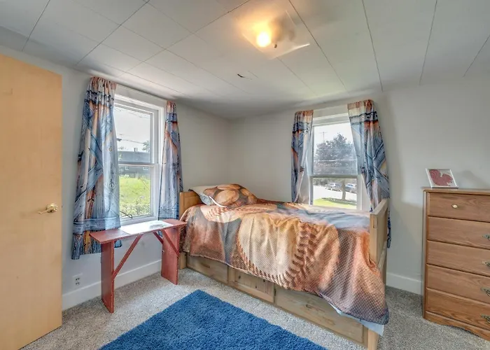 Cozy Iowa Getaway W/ Patio & Fenced-In Yard!