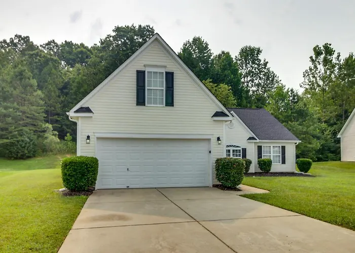 Cozy North Carolina Abode - Minutes From Downtown!