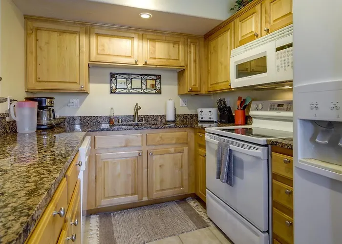 Mesquite Condo W/ Community Pool & Hot Tub!