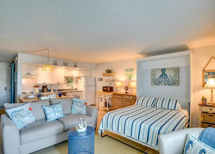 New Smyrna Beach Condo W/ Pool & Beach Access!