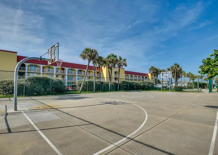New Smyrna Beach Condo W/ Pool & Beach Access!