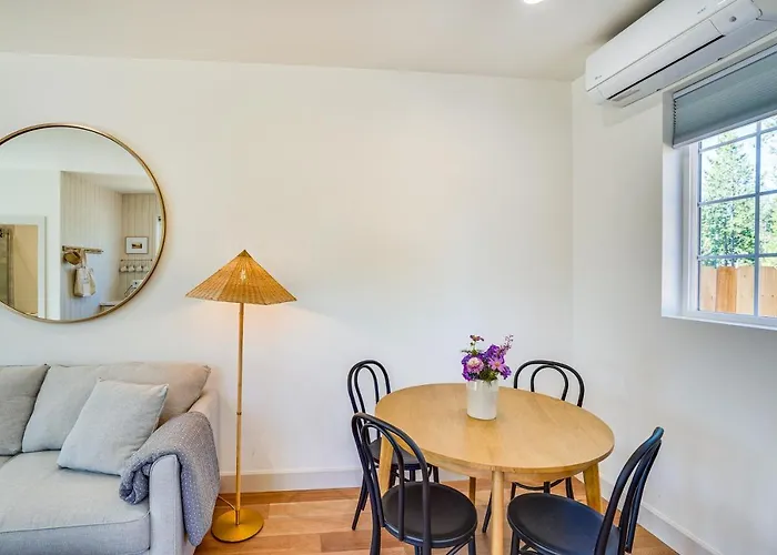 Modern Studio In Bend ~ 3 Mi To Sunriver Resort!