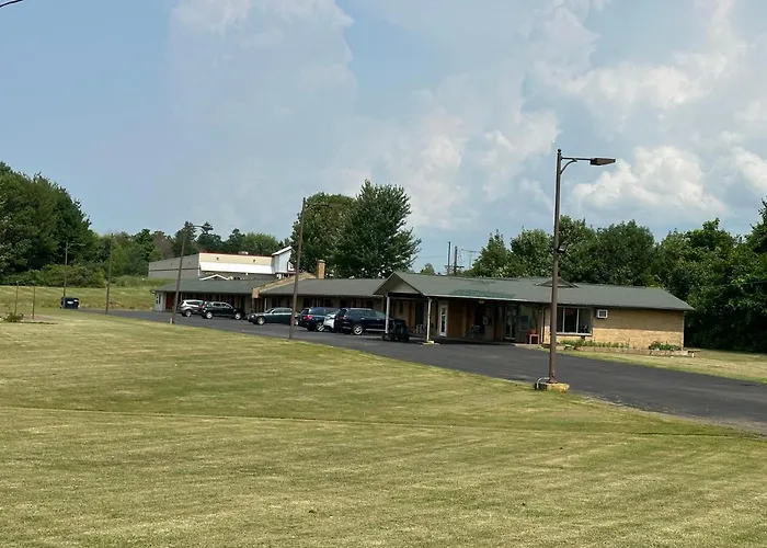 Thruway Holiday Motel