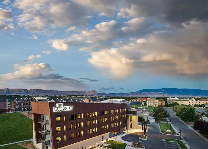 Hotel Maverick