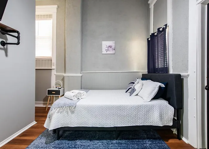 Suite Near Downtown Louisville, Ky - Suite IV