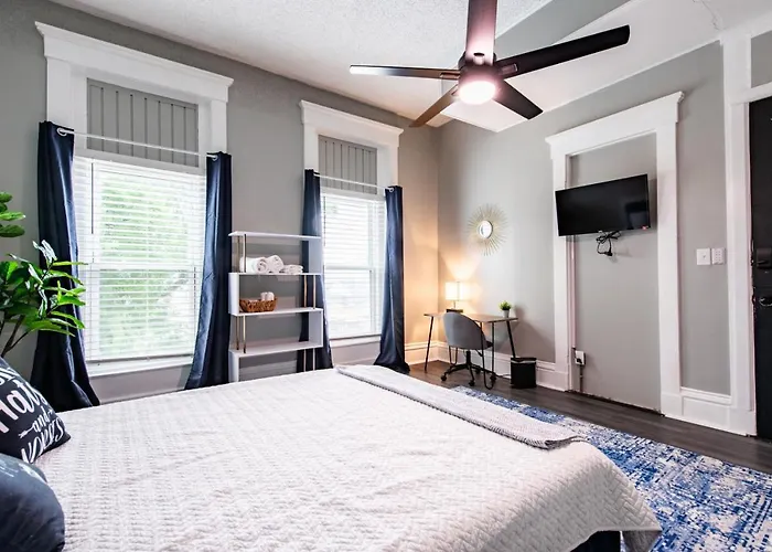 Suite Near Downtown Louisville, Ky - Suite V