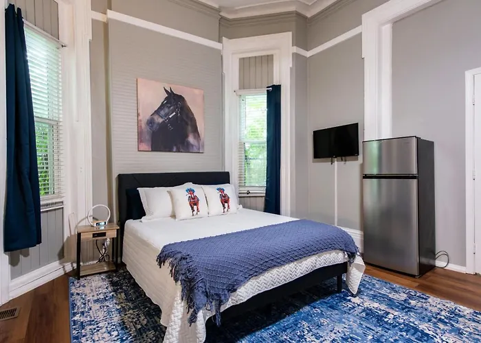 Suite Near Downtown Louisville, Ky - Suite II