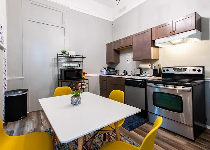 Suite Near Downtown Louisville, Ky - Suite V