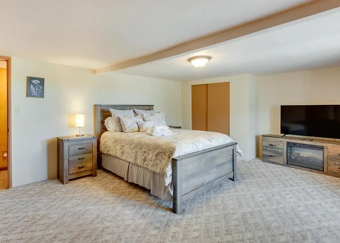 11 Mi To Skiing: Valdez Home W/ Mtn Views!