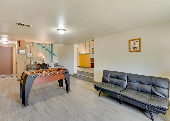 11 Mi To Skiing: Valdez Home W/ Mtn Views!
