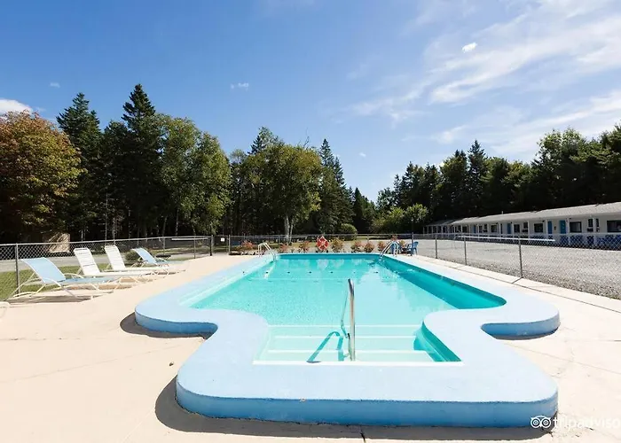 3 Bedroom Pool Playarea Campfire Cozy Apt