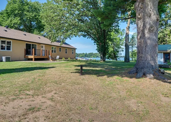 Chippewa Falls Retreat On Lake Wissota W/ 2 Decks!