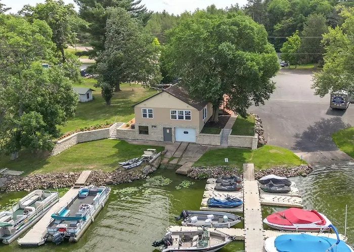 Chippewa Falls Retreat On Lake Wissota W/ 2 Decks!