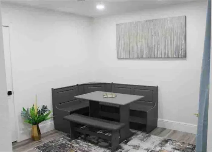 Cozy Downtown Living!
