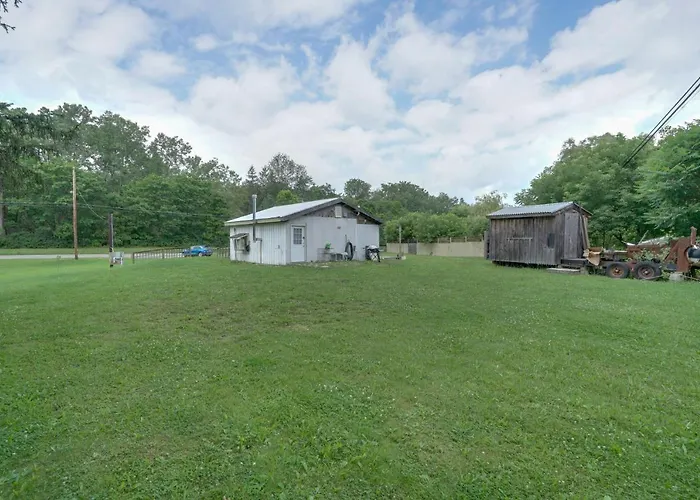 Pet-Friendly Caneadea Retreat With Deck!