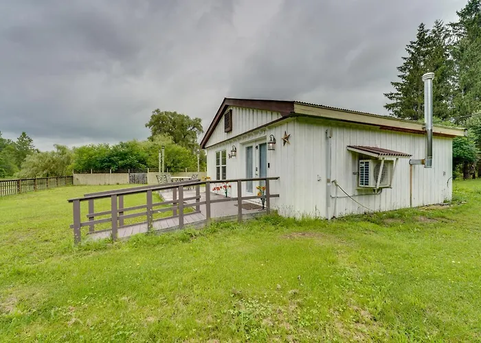 Pet-Friendly Caneadea Retreat With Deck!