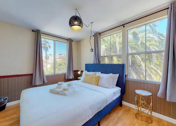 Beautiful Spacious House 2Br / 4Br In Silver Terrace