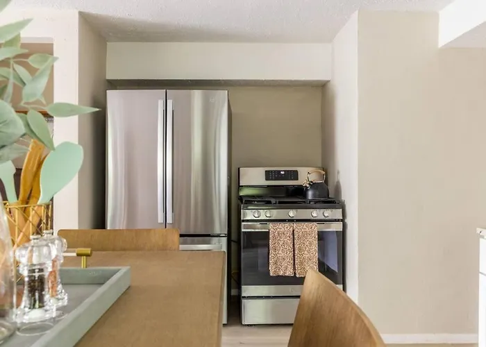 Newly Listed! Westlake Stylish