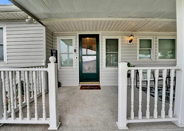 Spacious Family Retreat With Game Room 25 Mins To Pcb