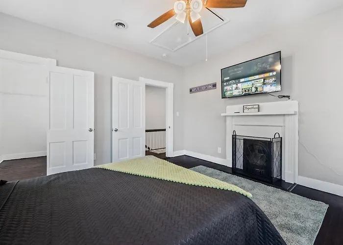 West High 3Br Private Backyard Petersburg Gem