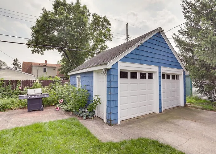 Charming South Bend Retreat ~ 1 Mi To Notre Dame!