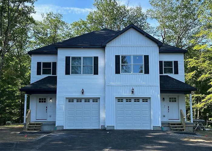 New 3 Bedroom - Thoroughbred Farm & Lake Views!