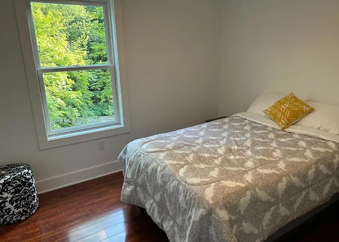 New 3 Bedroom - Thoroughbred Farm & Lake Views!