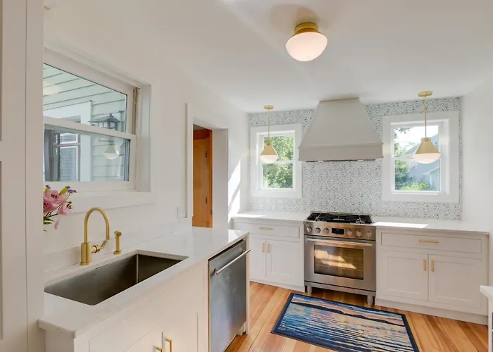 Downtown Bar Harbor Rental Home ~ 1 Mi To Acadia!