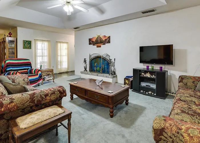 Screened Porch: Remote Harlingen House!